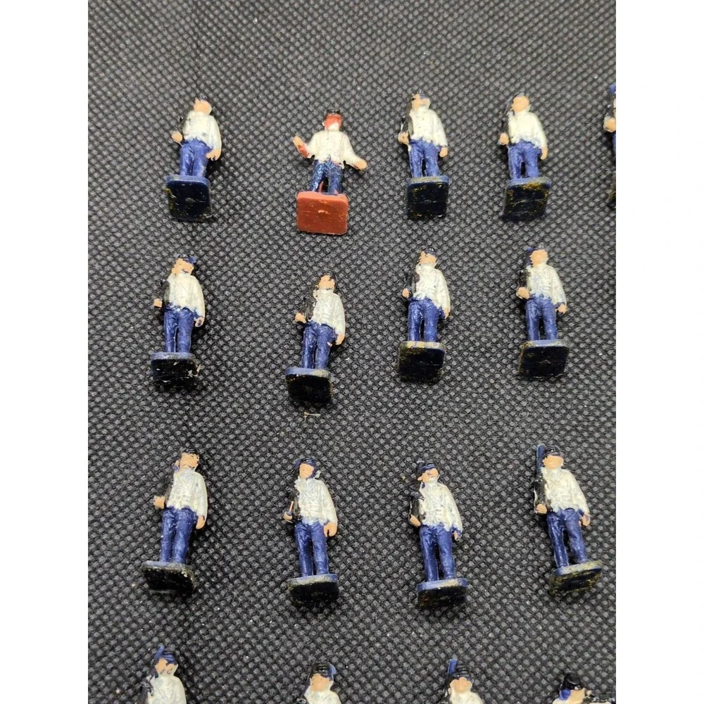 (32) Partially Painted Civil War Miniatures 1/72 Scale